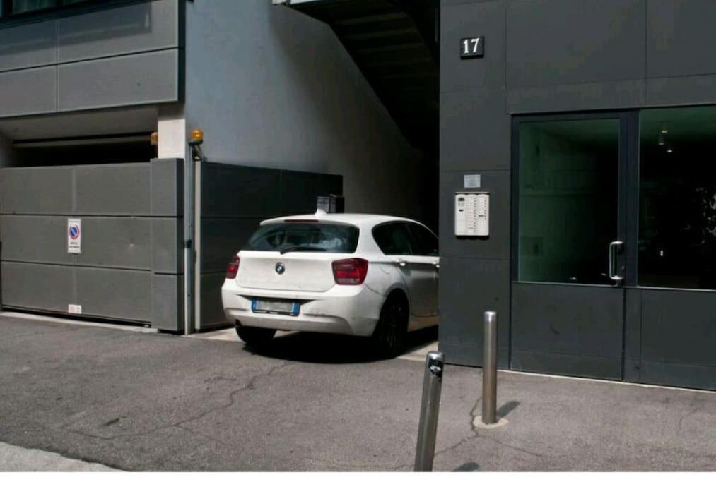 Appartamenti Vela Milano Centro Con Garage Exterior photo